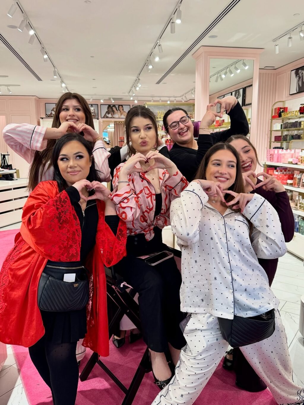 Serving sparkle, style, and VS energy 💋 — the VS Fashion Show 2025 launch photobooth is everyone’s new favorite hotspot!

@victoriassecretau 
@highpointofficial 

#MelboothMagic #victoriasecret #victoriasecretfashionshow