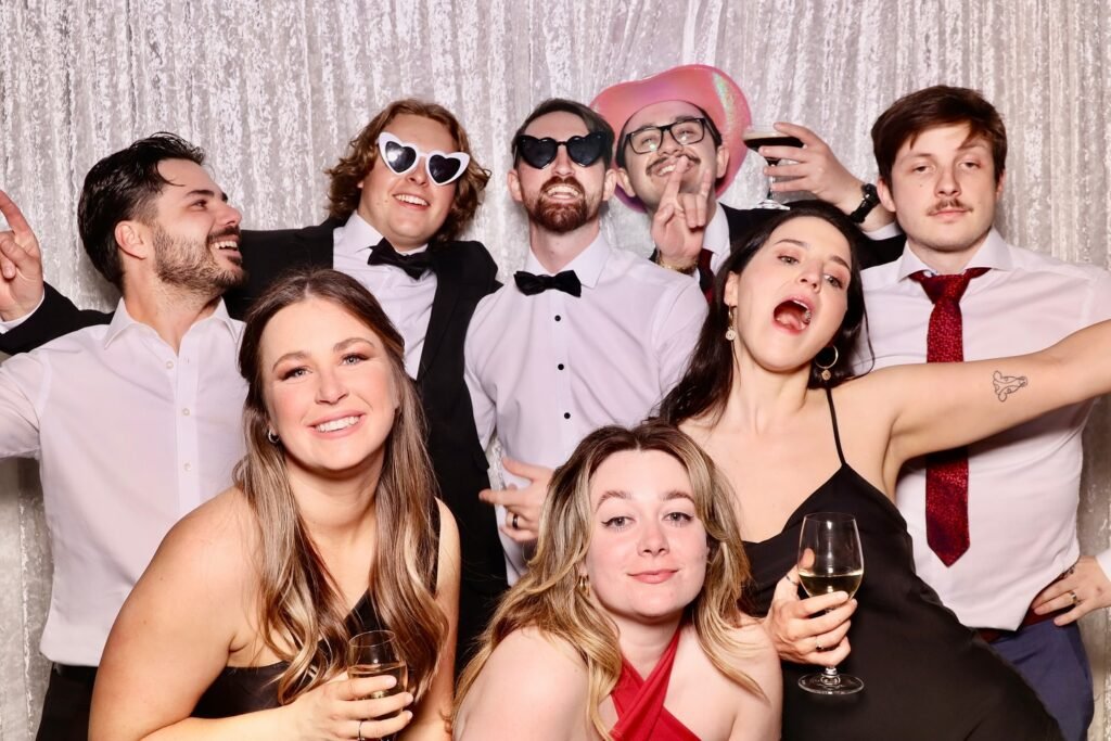 Mirror, Mirror, on the wall… who had the most fun of all? 💃🕺
Captured magic, laughter, and unforgettable moments with our Mirror Photobooth!
#MirrorBoothMagic #MelboothMagic #WeddingPhotoboothHire #melbournephotoboothhire