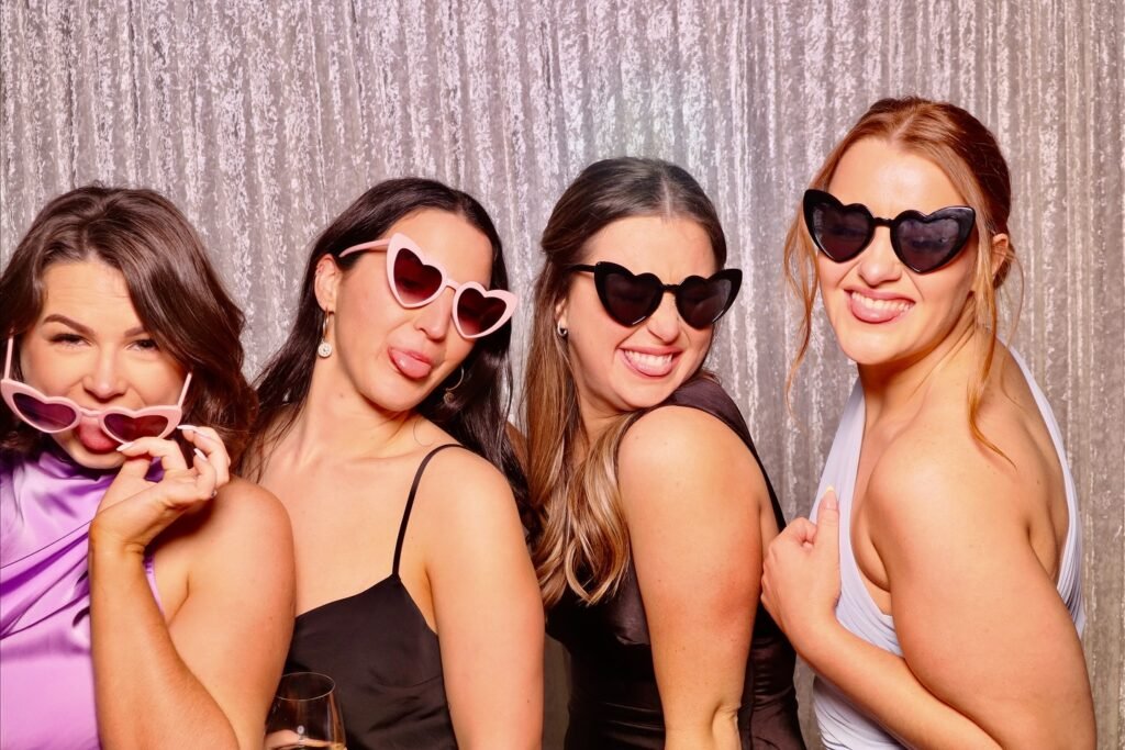Mirror, Mirror, on the wall… who had the most fun of all? 💃🕺
Captured magic, laughter, and unforgettable moments with our Mirror Photobooth!
#MirrorBoothMagic #MelboothMagic #WeddingPhotoboothHire #melbournephotoboothhire